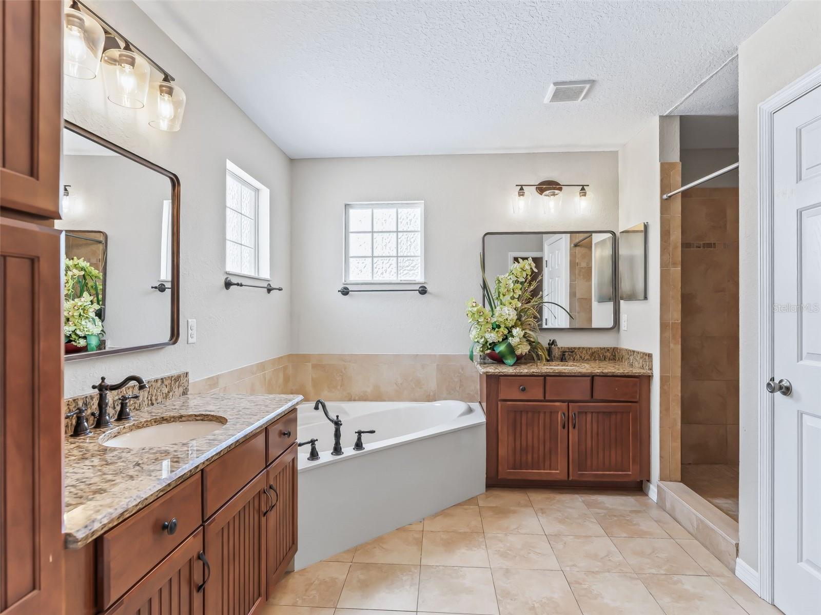 4942 NE 123RD LN, OXFORD, FL, 34484