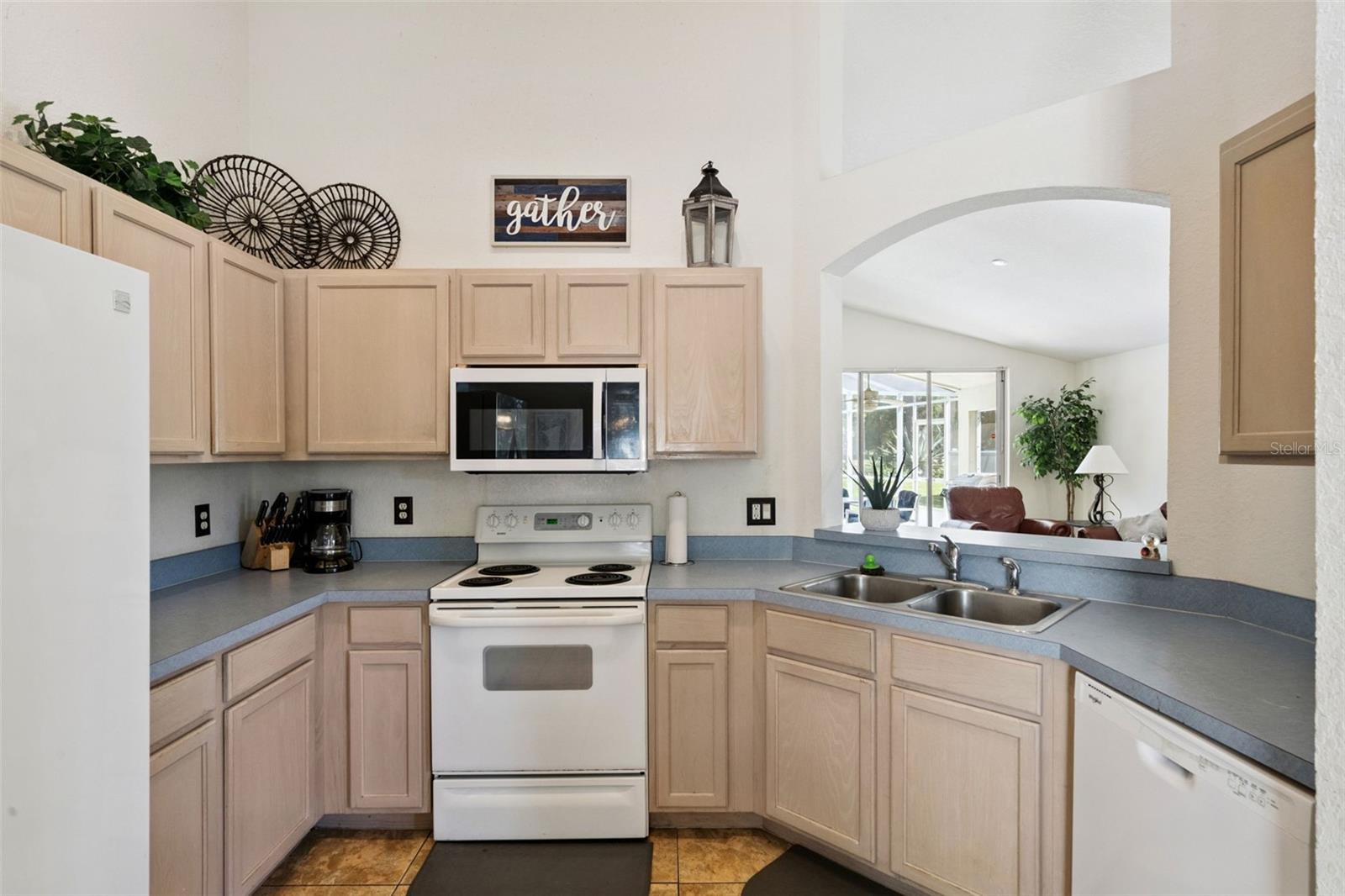 301 TROON CIR, DAVENPORT, FL, 33897