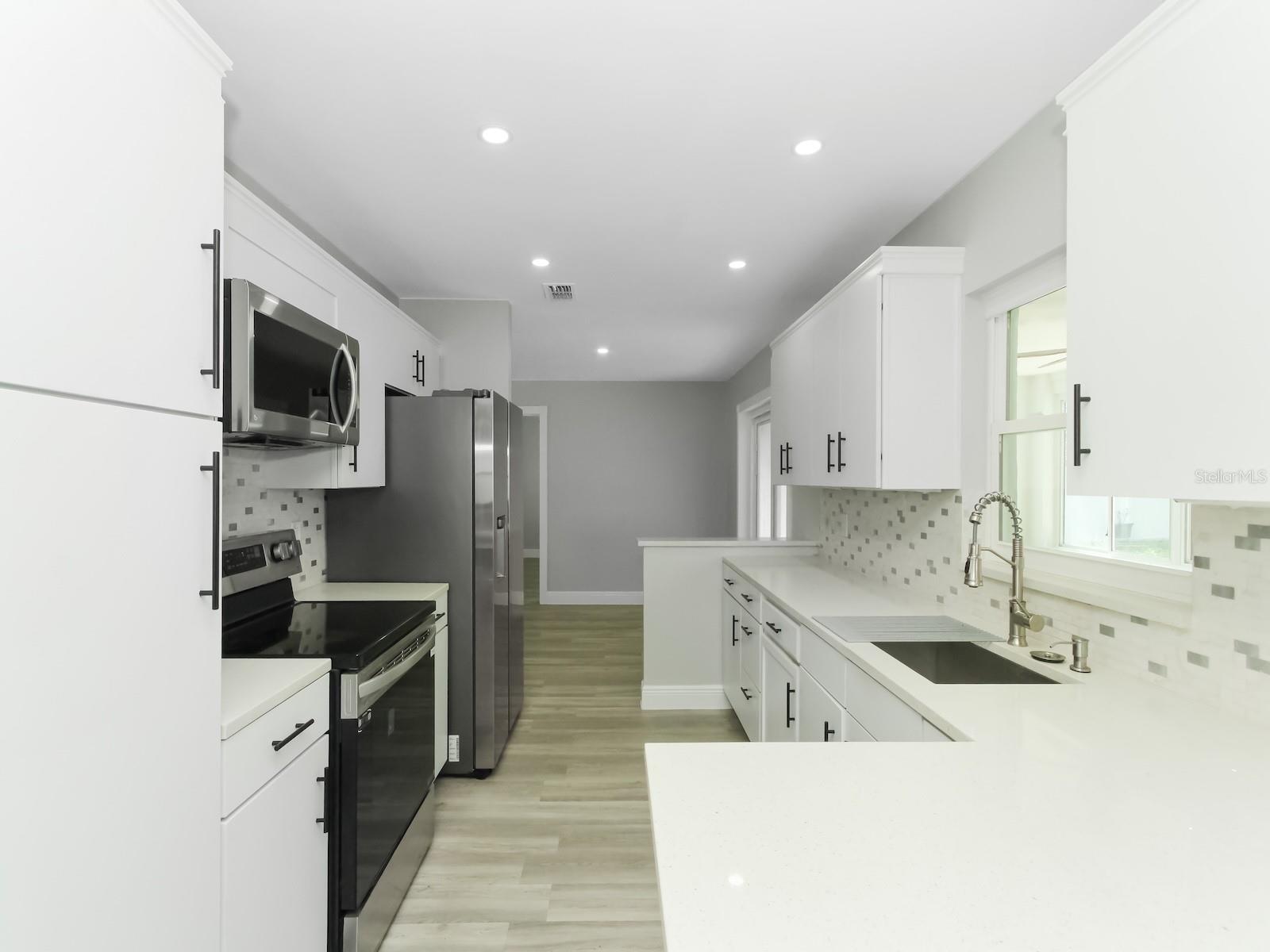 919 SYLVIA DR, DELTONA, FL, 32725