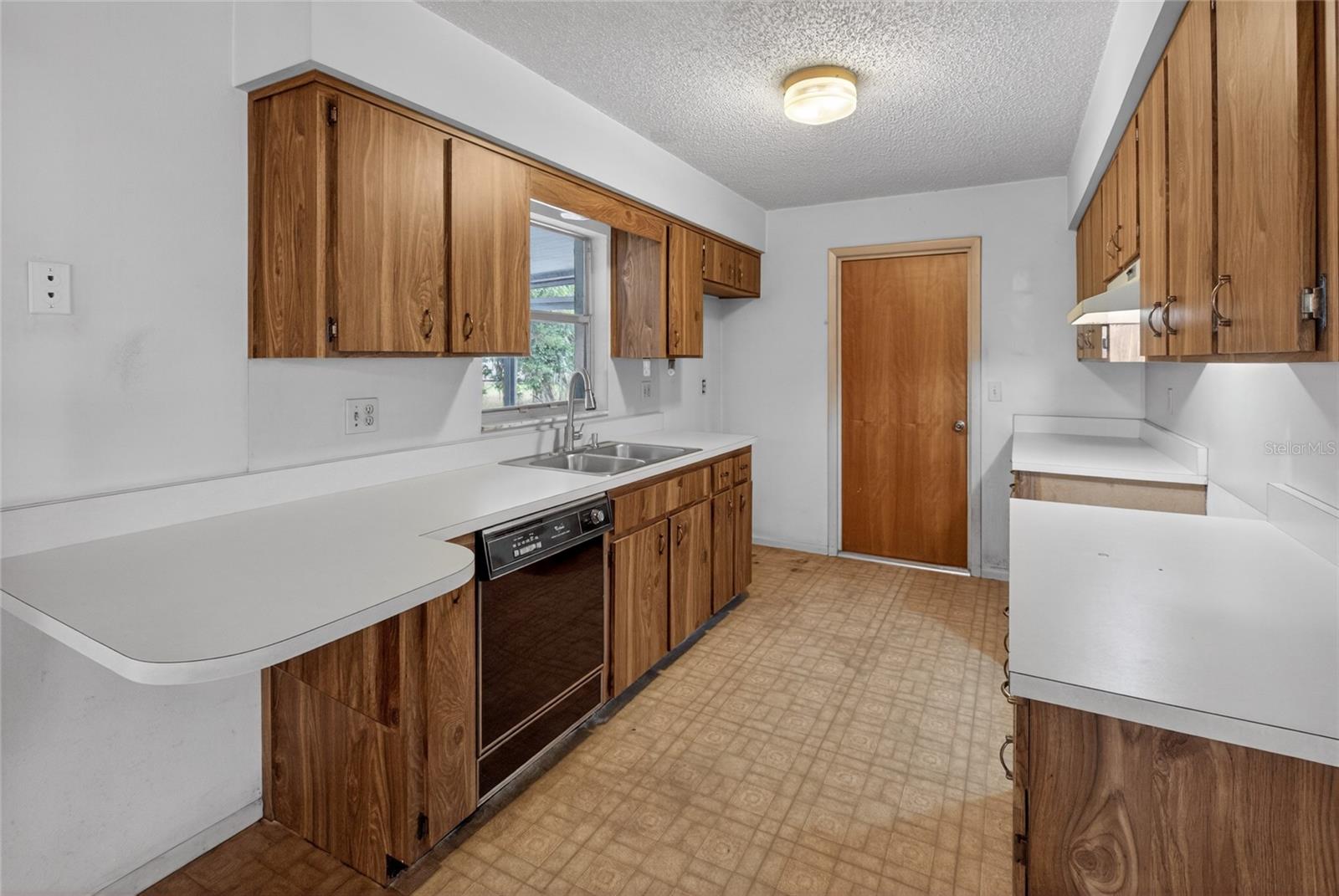 7252 LANDOVER DR, ZEPHYRHILLS, FL, 33540