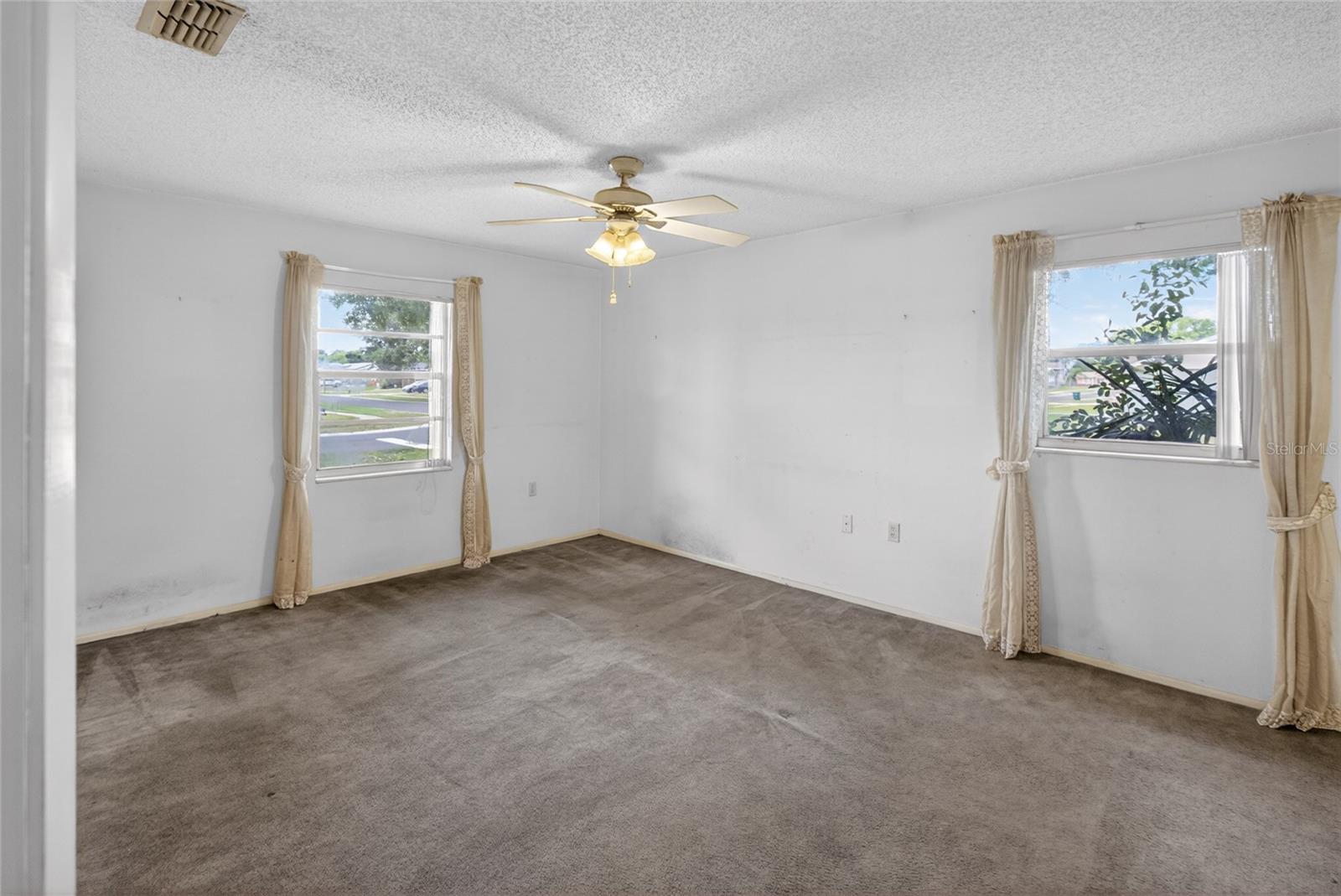 7252 LANDOVER DR, ZEPHYRHILLS, FL, 33540