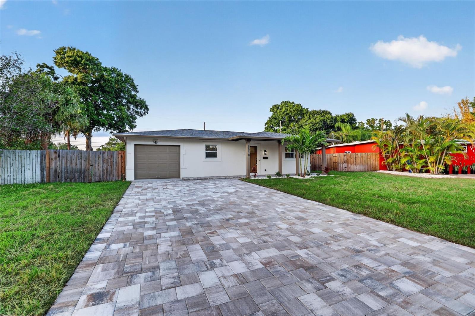 5518 PINE CIR NE, ST PETERSBURG, FL, 33703