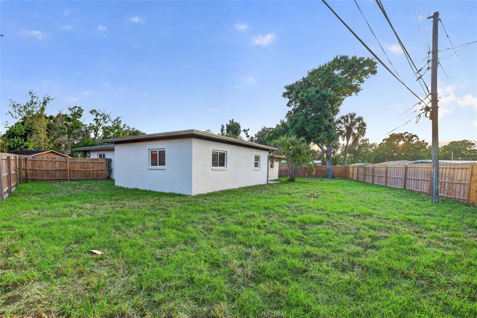 5518 PINE CIR NE, ST PETERSBURG, FL, 33703