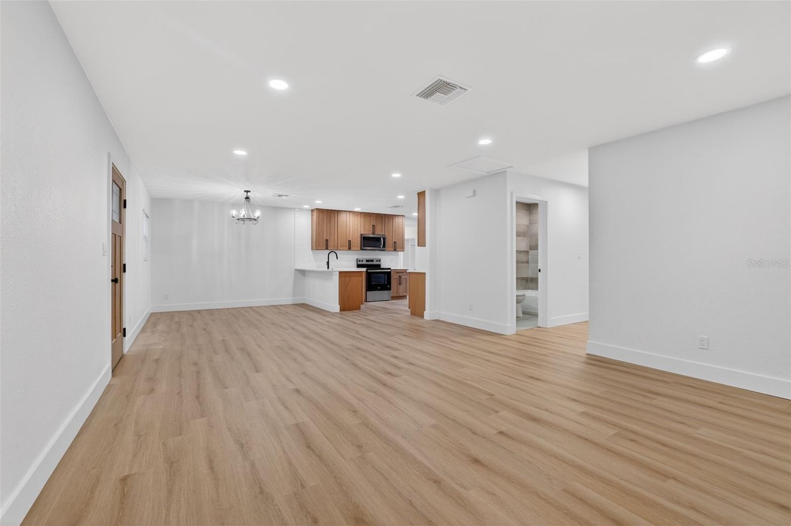 5518 PINE CIR NE, ST PETERSBURG, FL, 33703