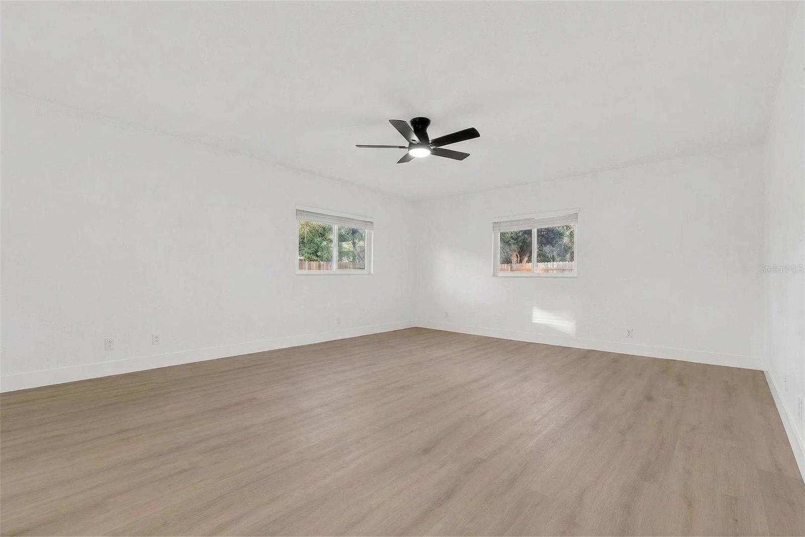 5518 PINE CIR NE, ST PETERSBURG, FL, 33703