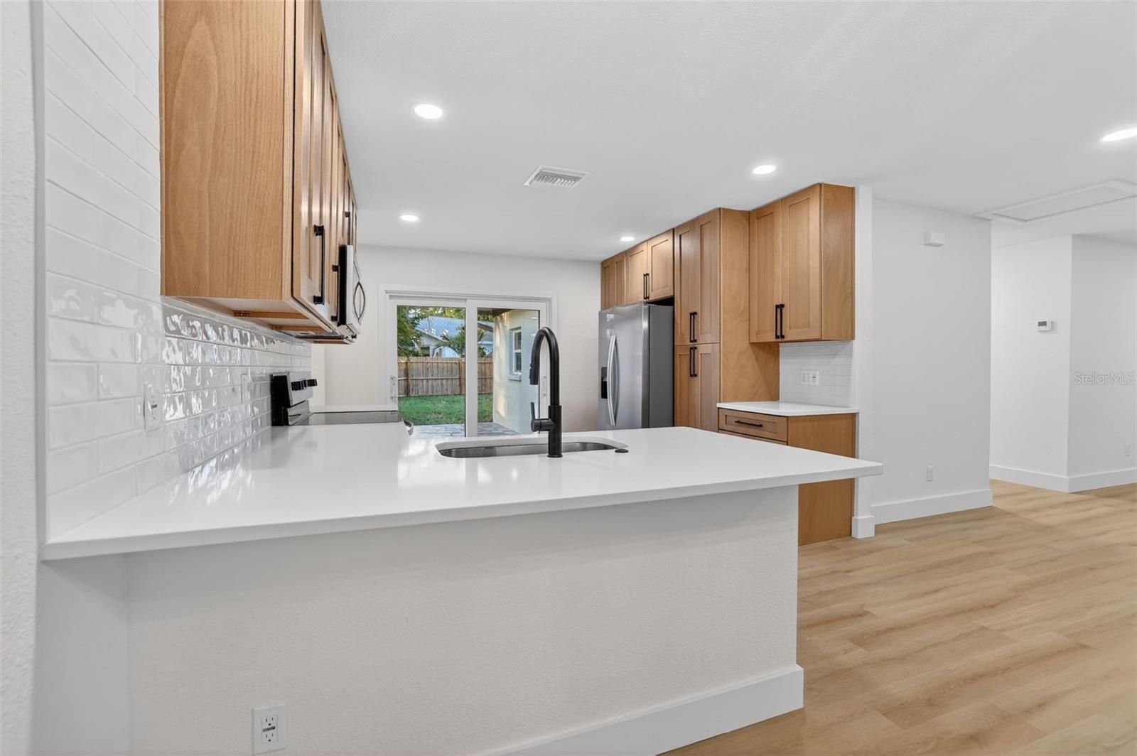 5518 PINE CIR NE, ST PETERSBURG, FL, 33703