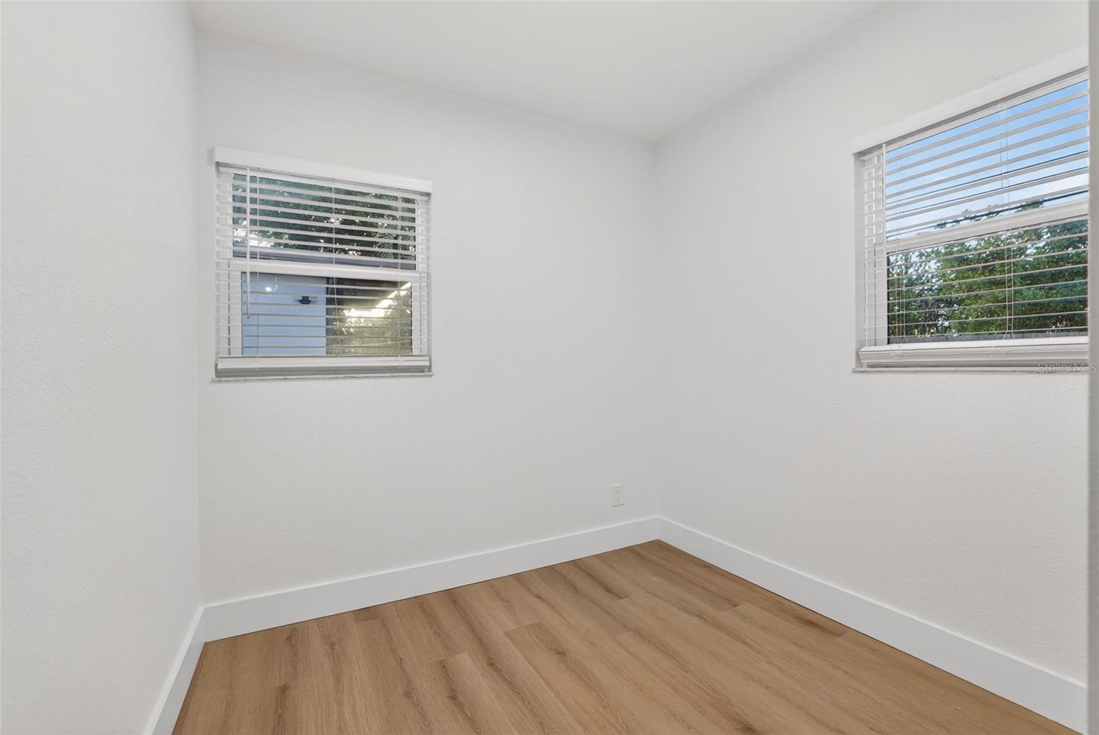 5518 PINE CIR NE, ST PETERSBURG, FL, 33703