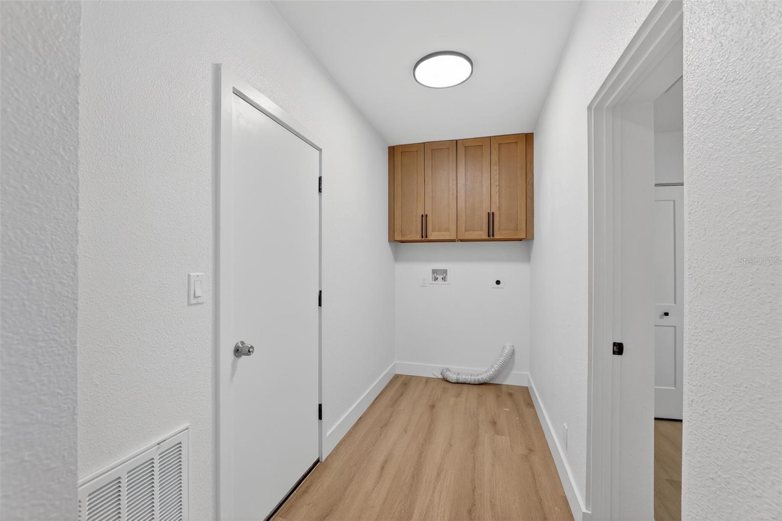 5518 PINE CIR NE, ST PETERSBURG, FL, 33703