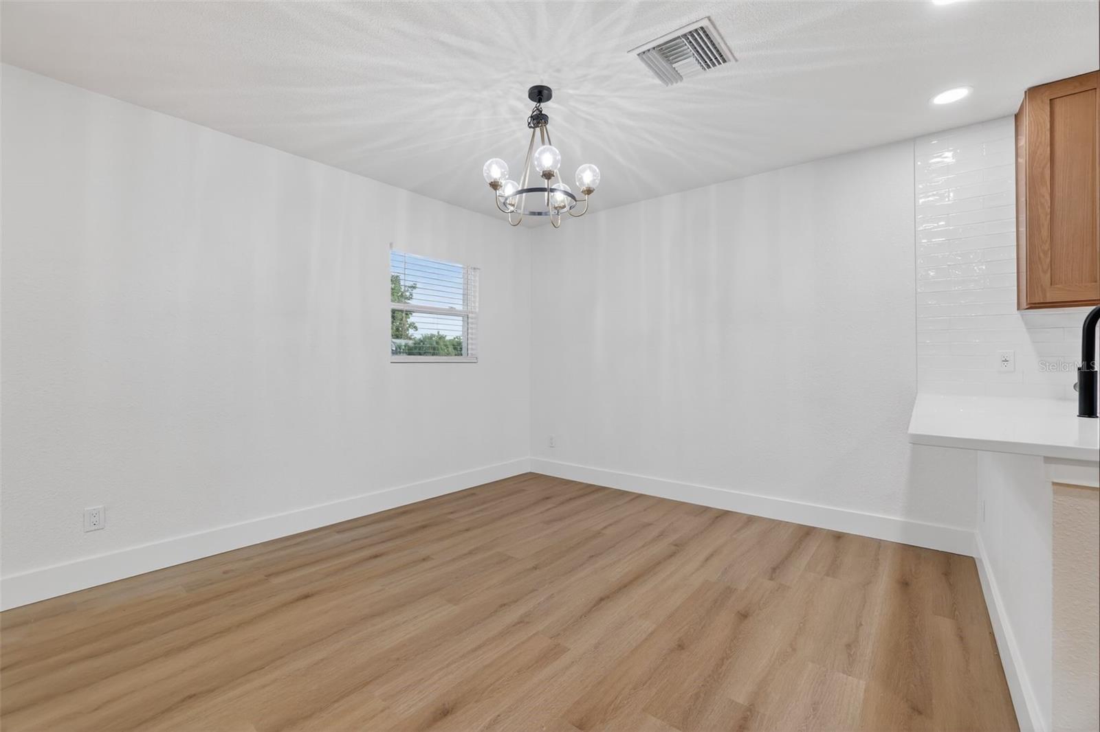 5518 PINE CIR NE, ST PETERSBURG, FL, 33703