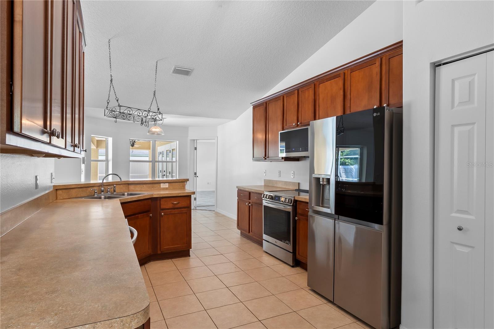 90 UNIVERSIAL TRL, PALM COAST, FL, 32164