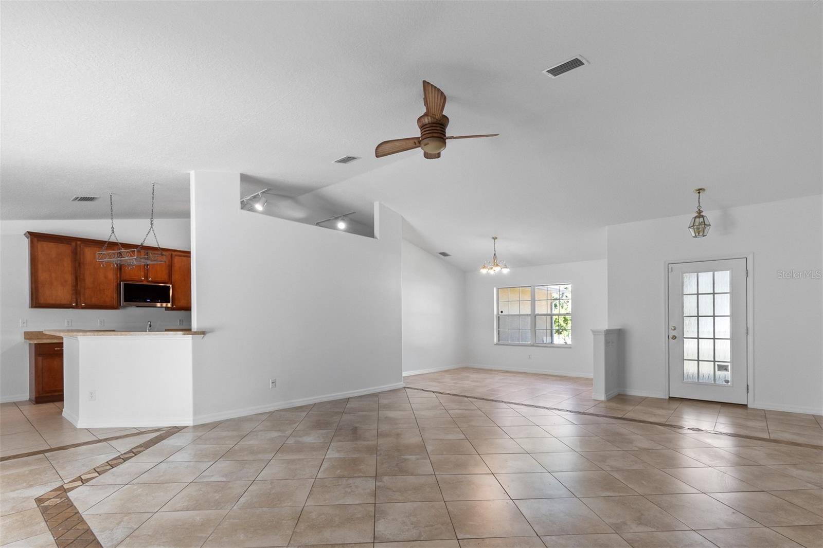 90 UNIVERSIAL TRL, PALM COAST, FL, 32164