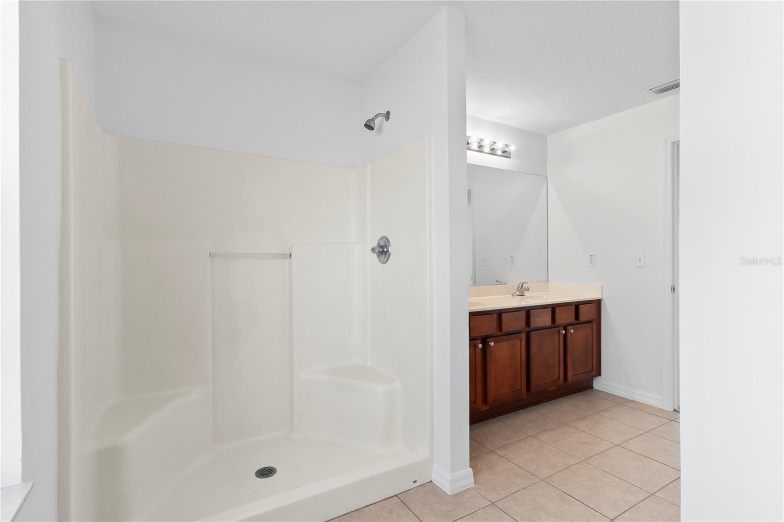 90 UNIVERSIAL TRL, PALM COAST, FL, 32164