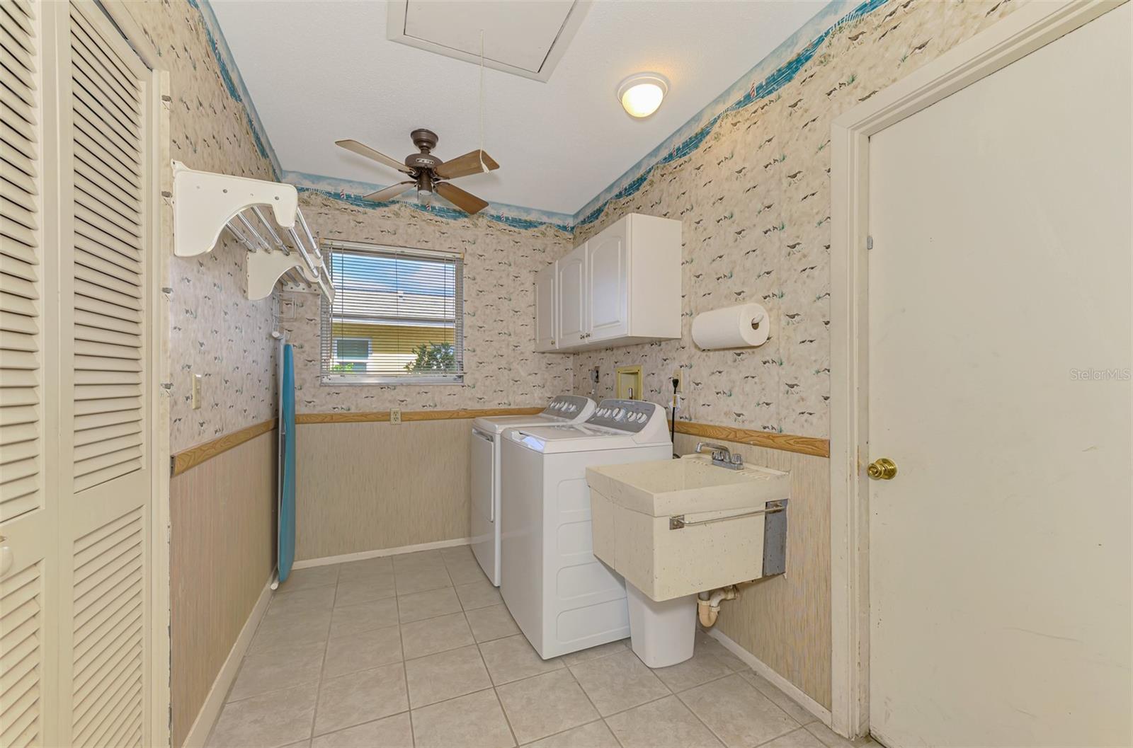 1290 LAKESIDE DR, VENICE, FL, 34293