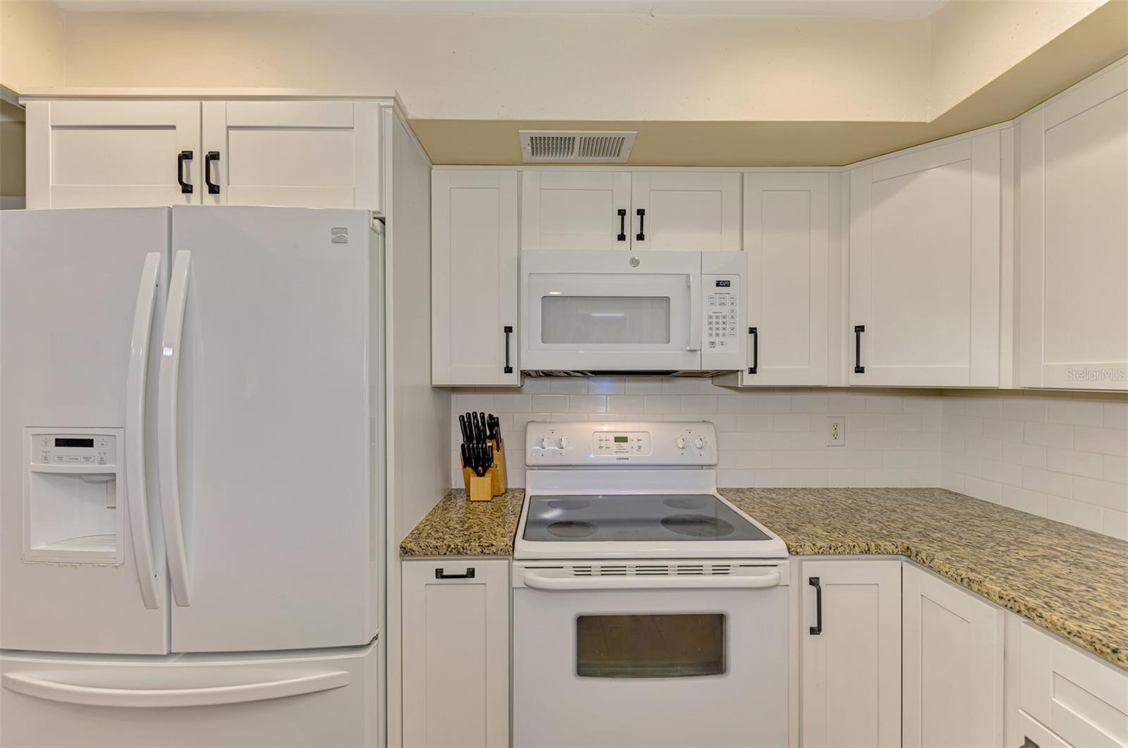 1290 LAKESIDE DR, VENICE, FL, 34293