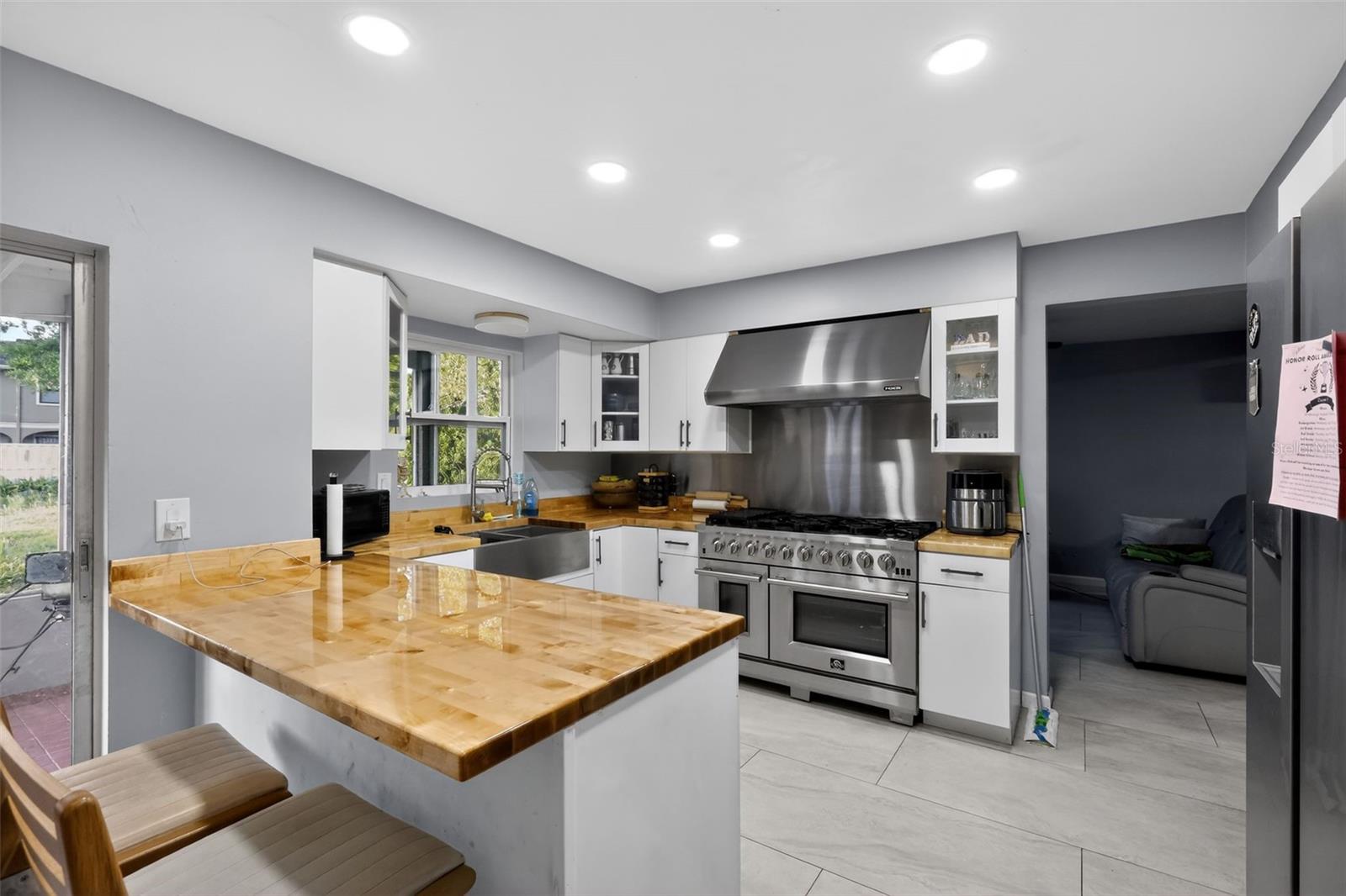 7614 PALMBROOK DR, TAMPA, FL, 33615