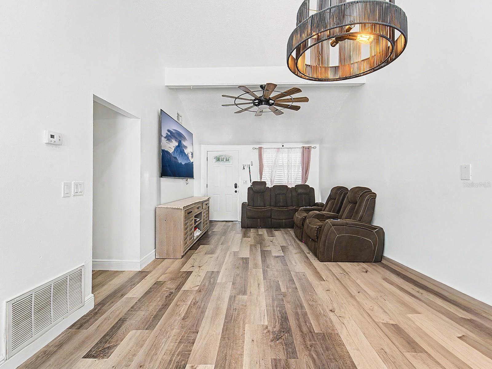 8304 DASA PL, TAMPA, FL, 33615