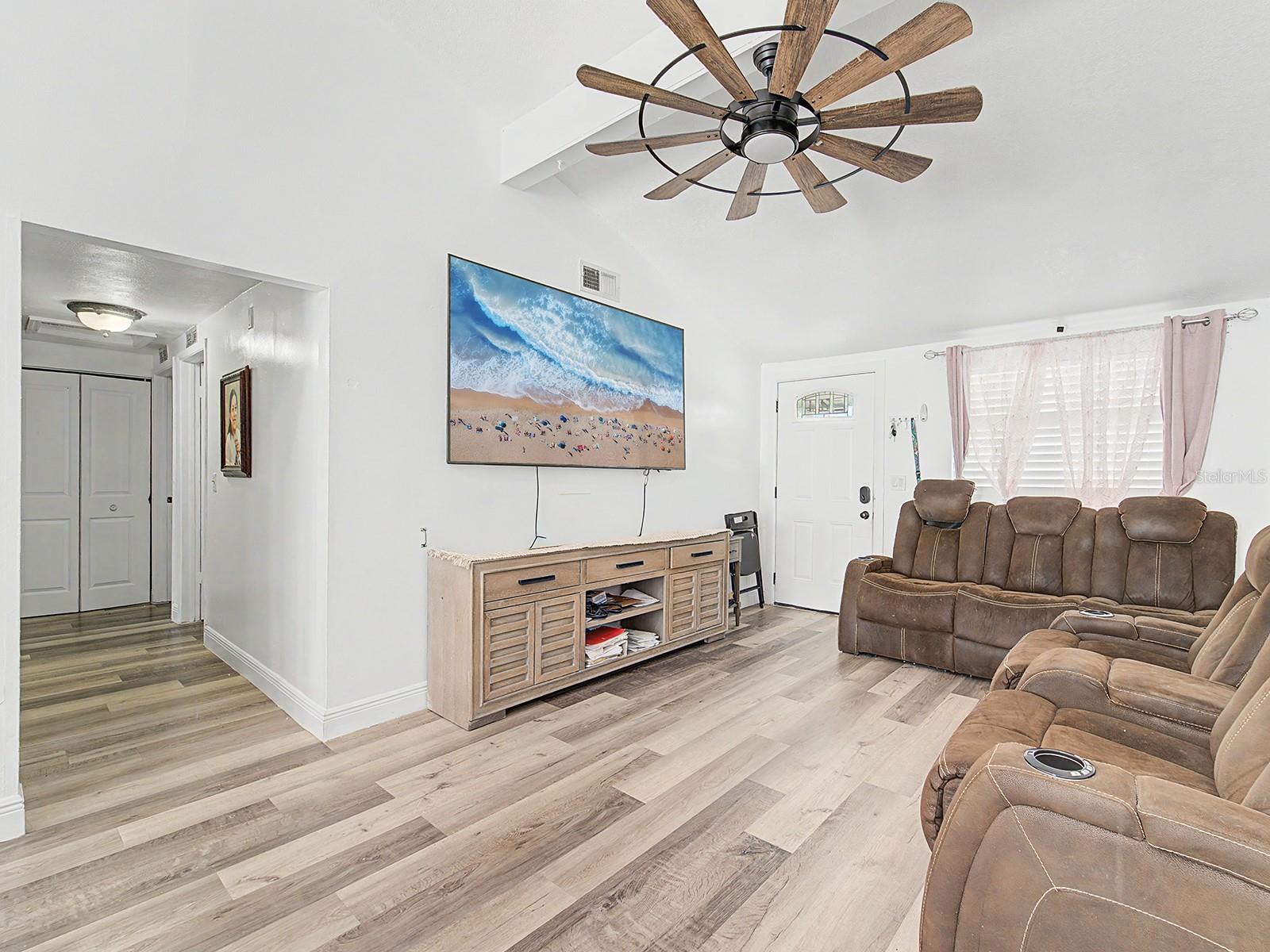 8304 DASA PL, TAMPA, FL, 33615