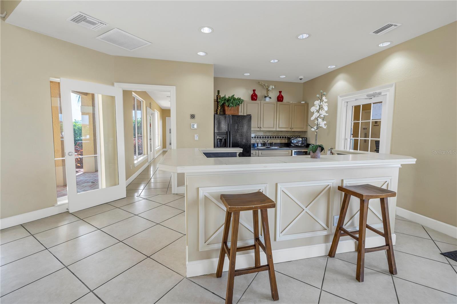 4333 BAYSIDE VILLAGE DR #214, TAMPA, FL, 33615