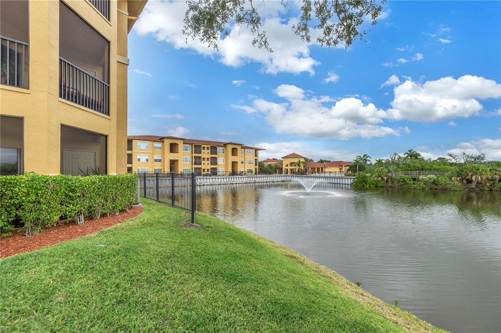 4333 BAYSIDE VILLAGE DR #214, TAMPA, FL, 33615