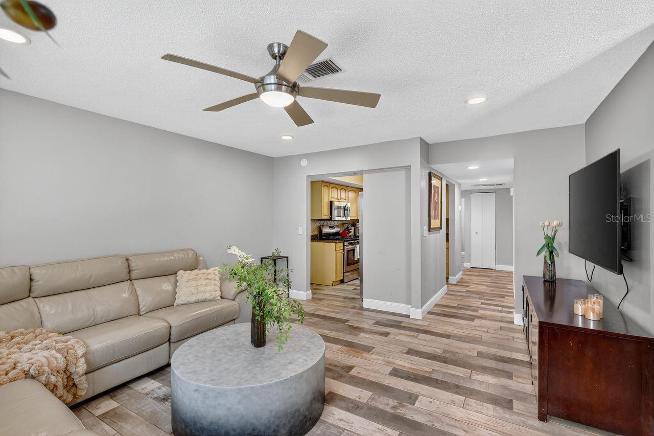 1884 SOUTHPOINTE DR, SARASOTA, FL, 34231