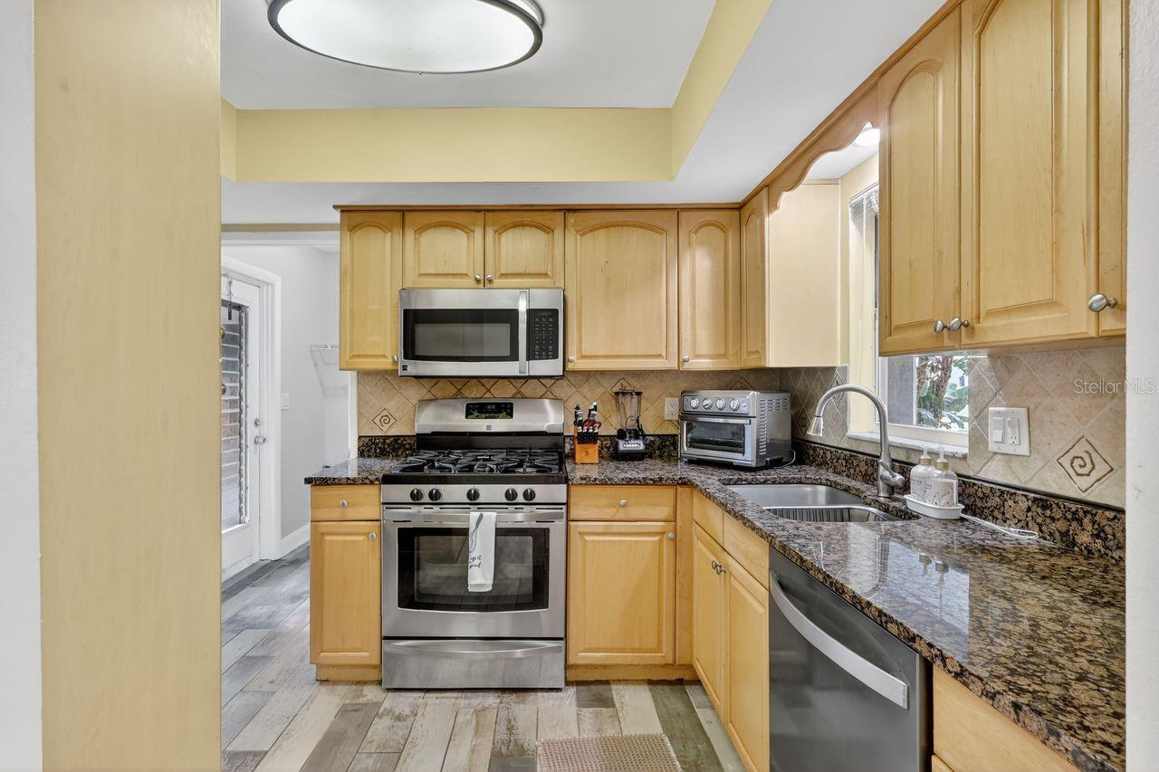 1884 SOUTHPOINTE DR, SARASOTA, FL, 34231