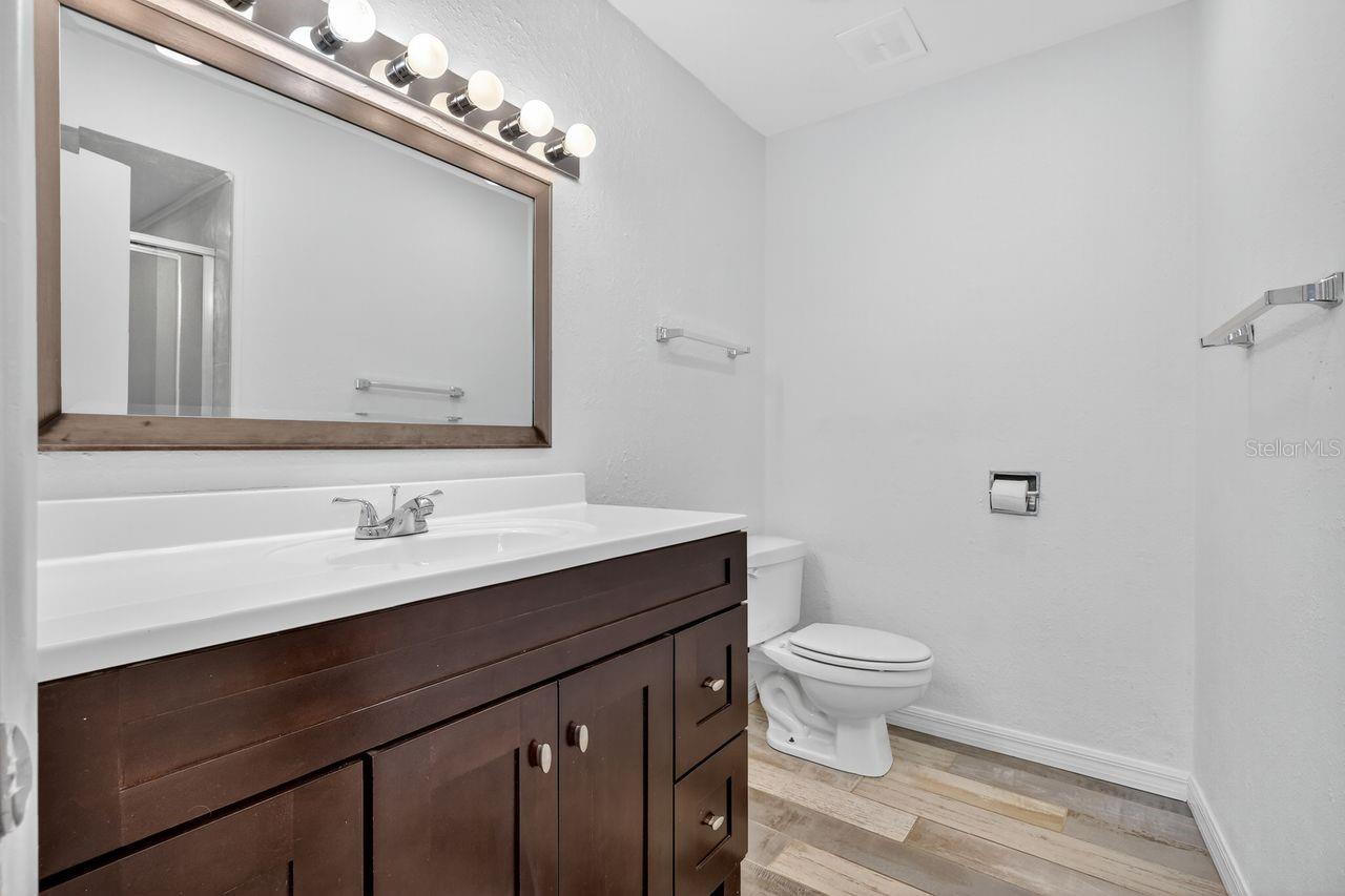 1884 SOUTHPOINTE DR, SARASOTA, FL, 34231