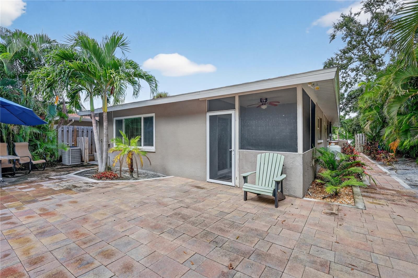 1884 SOUTHPOINTE DR, SARASOTA, FL, 34231