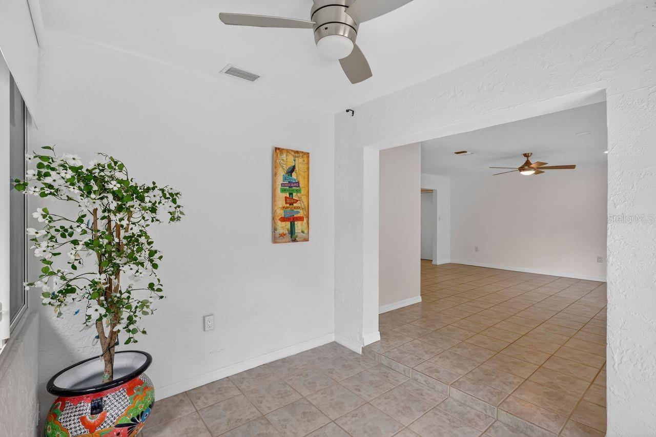 1884 SOUTHPOINTE DR, SARASOTA, FL, 34231