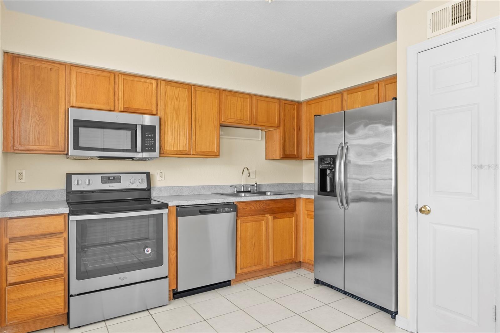 37308 EMBASSY PARK LN, DADE CITY, FL, 33525