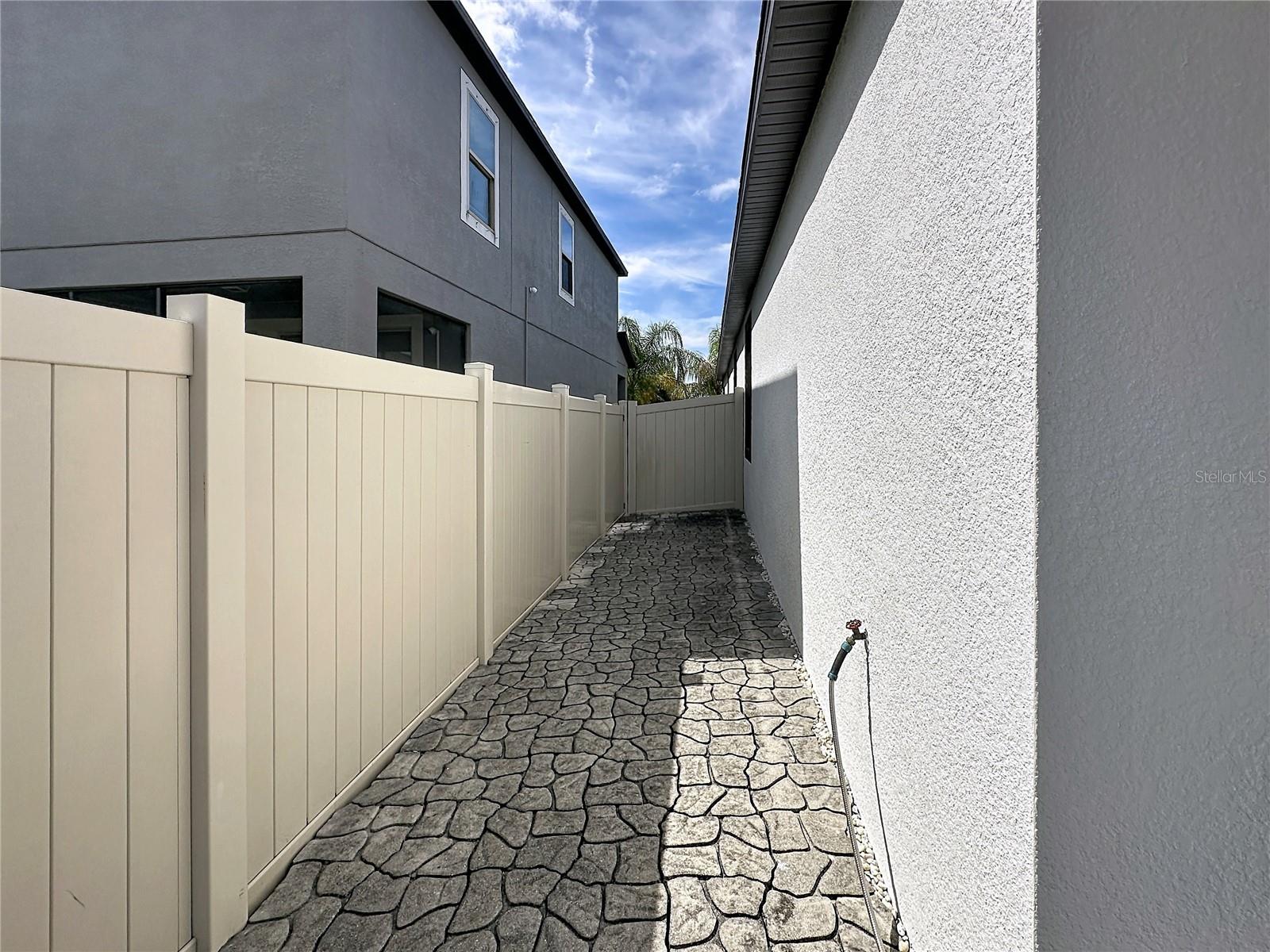 9633 IVORY DR, RUSKIN, FL, 33573