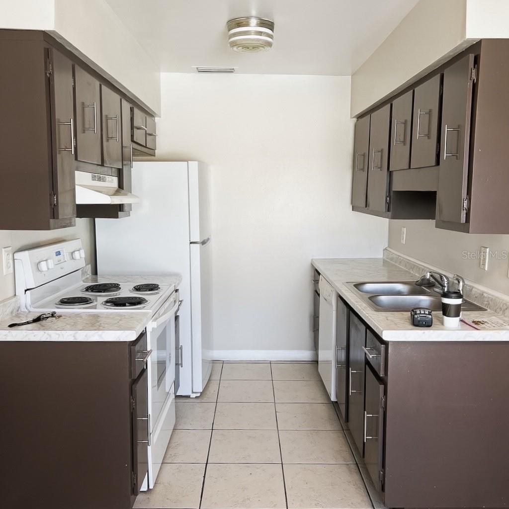 5200 CURRY FORD RD #102, ORLANDO, FL, 32812