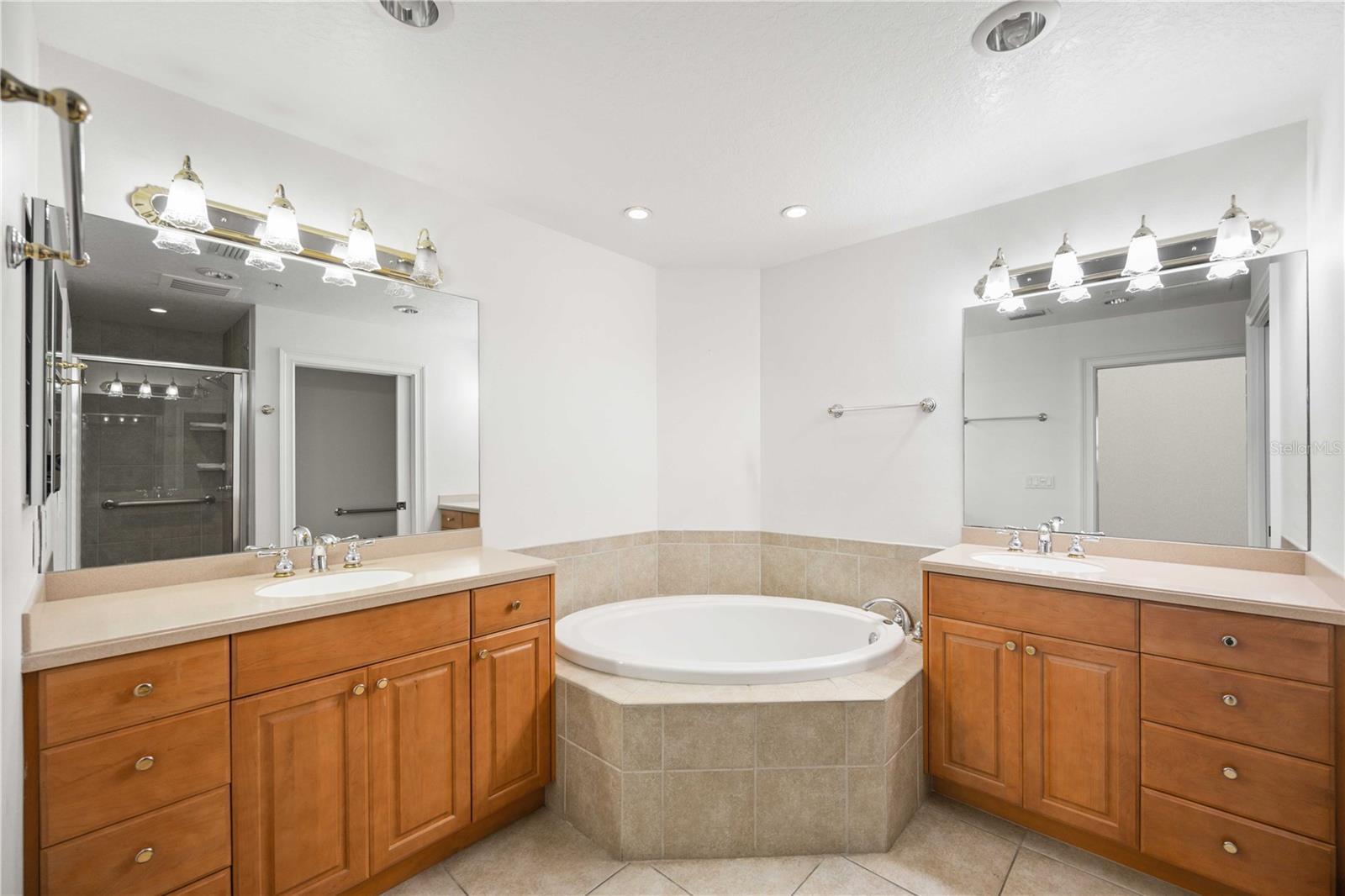 606 RIVIERA DUNES WAY #302, PALMETTO, FL, 34221