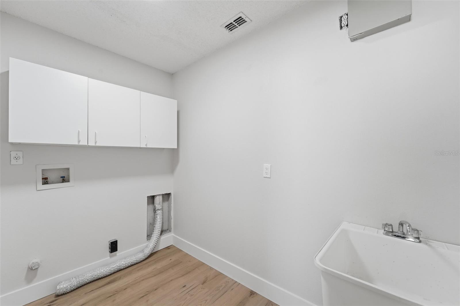 1026 RAINING MEADOWS LN, ORLANDO, FL, 32824