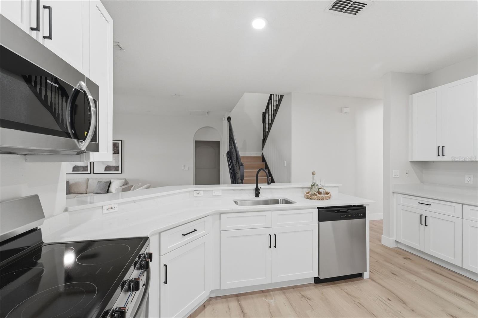 1026 RAINING MEADOWS LN, ORLANDO, FL, 32824