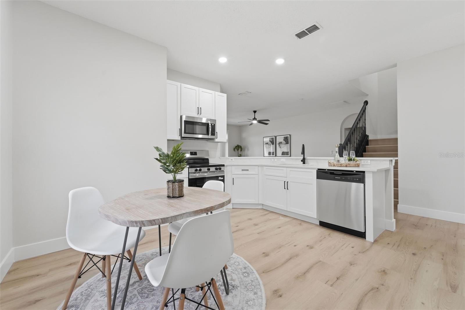 1026 RAINING MEADOWS LN, ORLANDO, FL, 32824