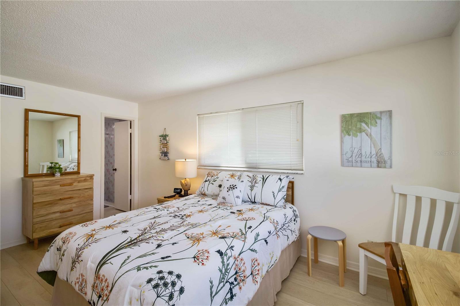 5476 SWIFT RD #19, SARASOTA, FL, 34231