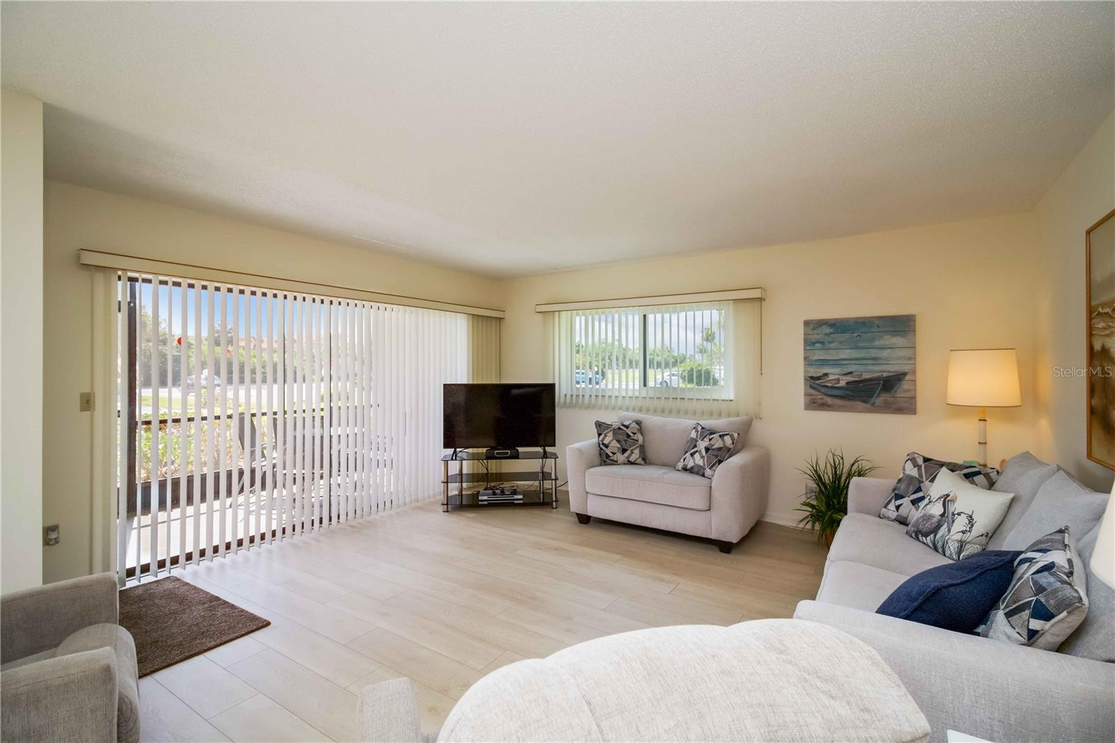 5476 SWIFT RD #19, SARASOTA, FL, 34231