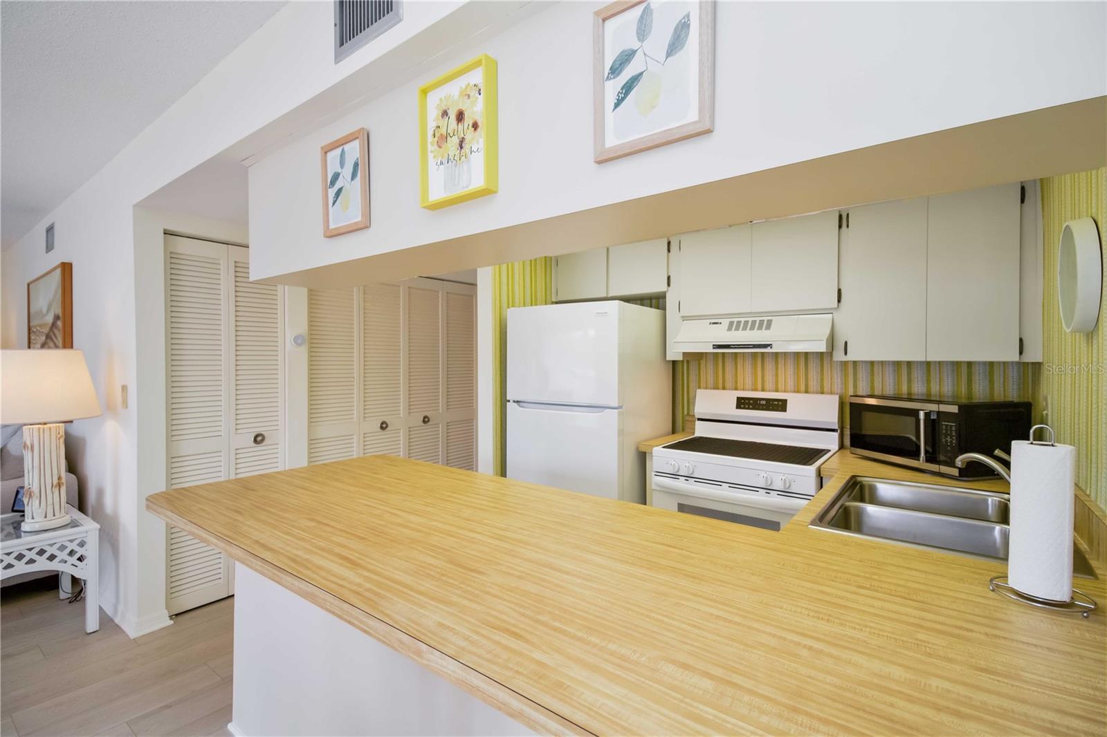 5476 SWIFT RD #19, SARASOTA, FL, 34231