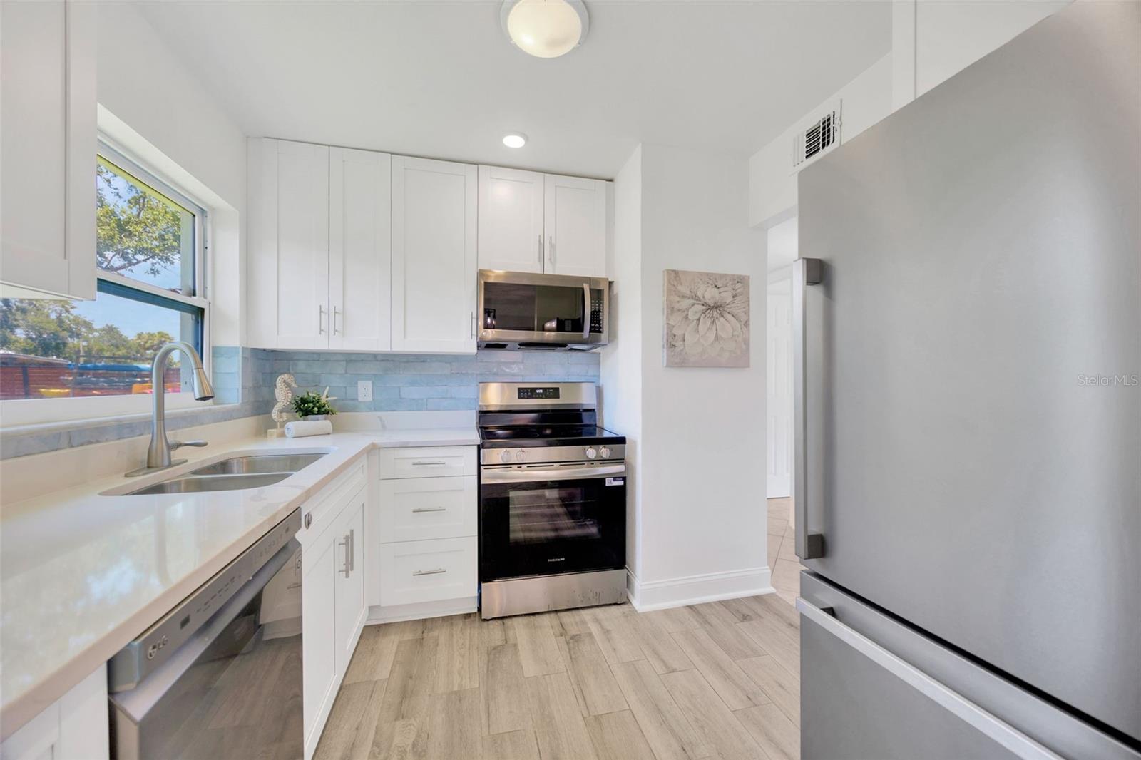 9935 RIVER DR, GIBSONTON, FL, 33534