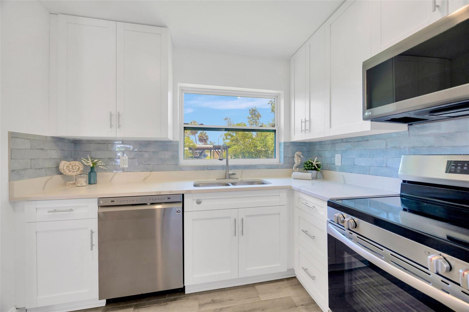 9935 RIVER DR, GIBSONTON, FL, 33534