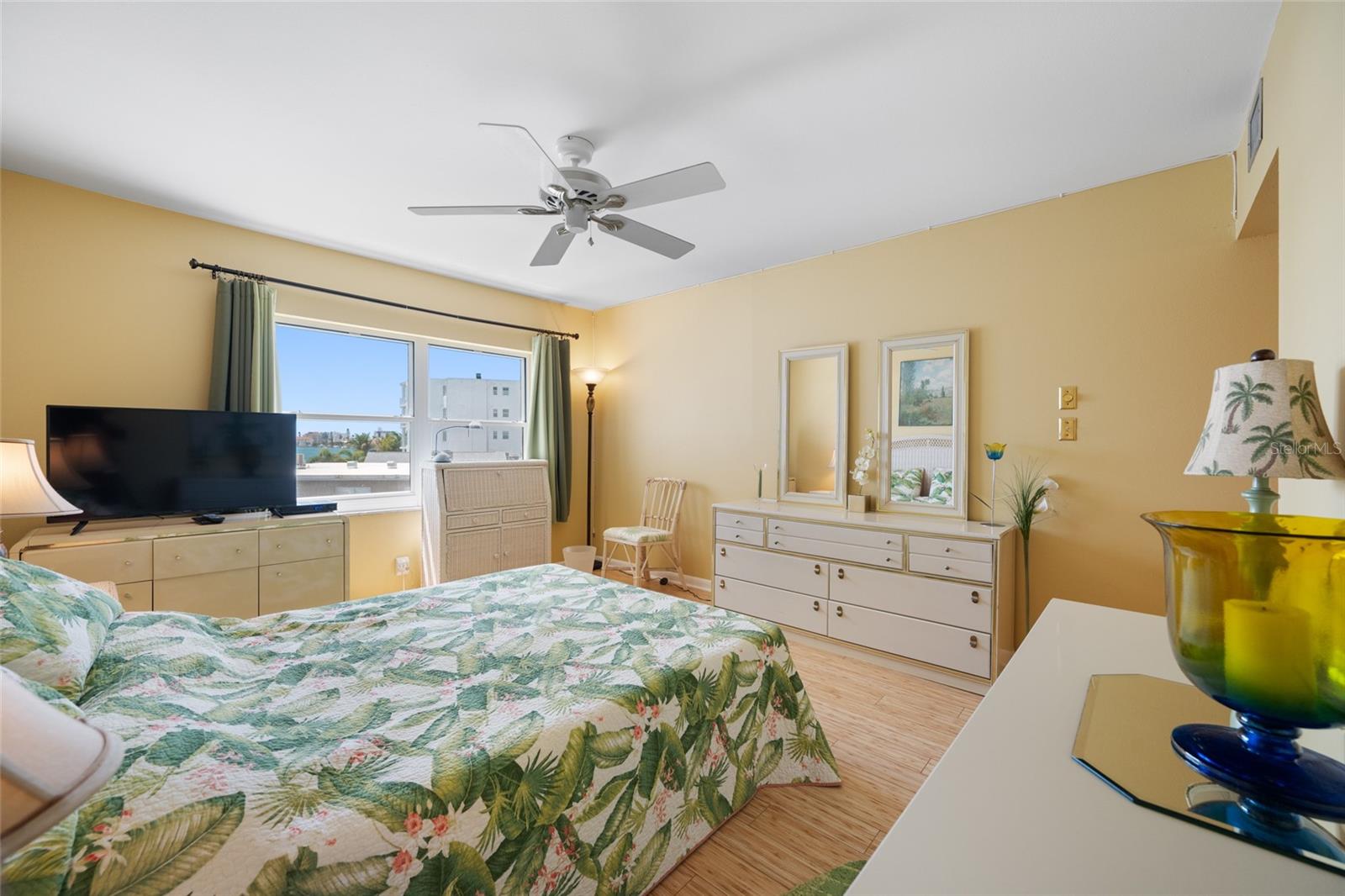 285 107TH AVE #306, TREASURE ISLAND, FL, 33706