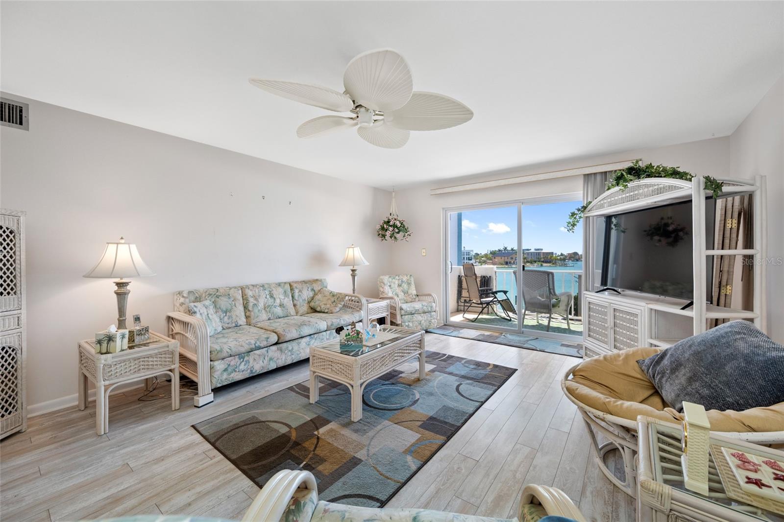 285 107TH AVE #306, TREASURE ISLAND, FL, 33706