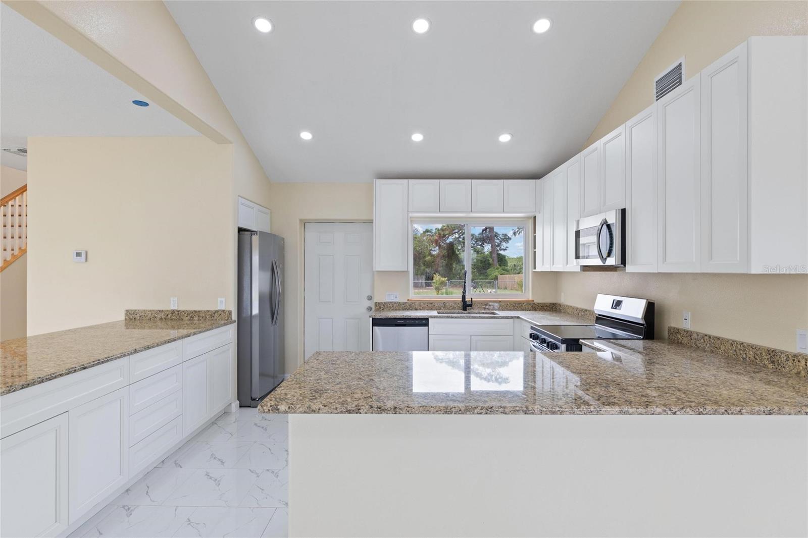 743 BAYSHORE DR, TARPON SPRINGS, FL, 34689