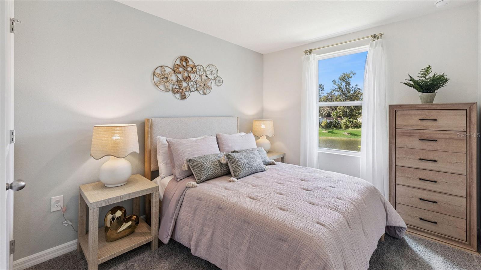 550 PINOT DR, DAYTONA BEACH, FL, 32117