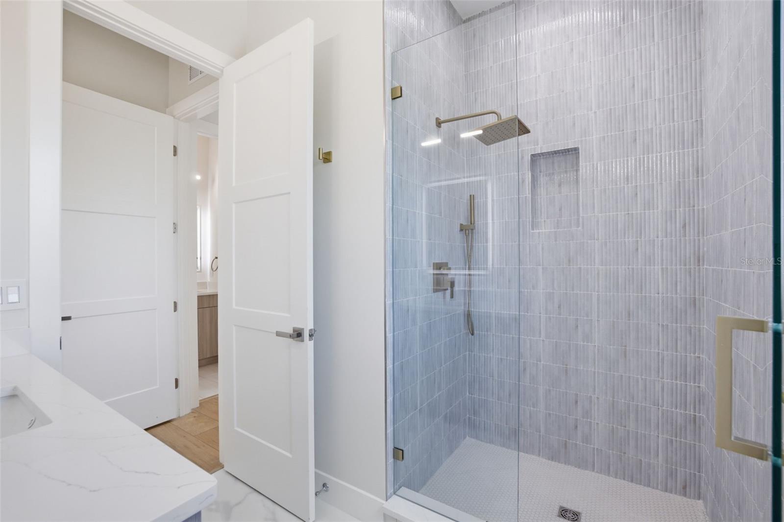 1943 SHORE ACRES BLVD NE, ST PETERSBURG, FL, 33703