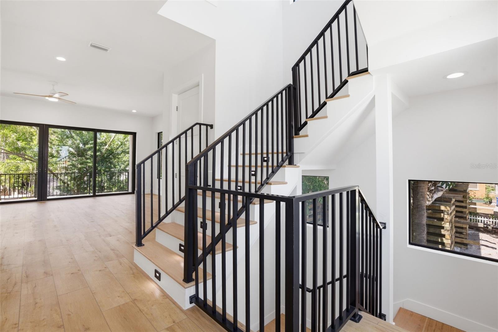 1943 SHORE ACRES BLVD NE, ST PETERSBURG, FL, 33703