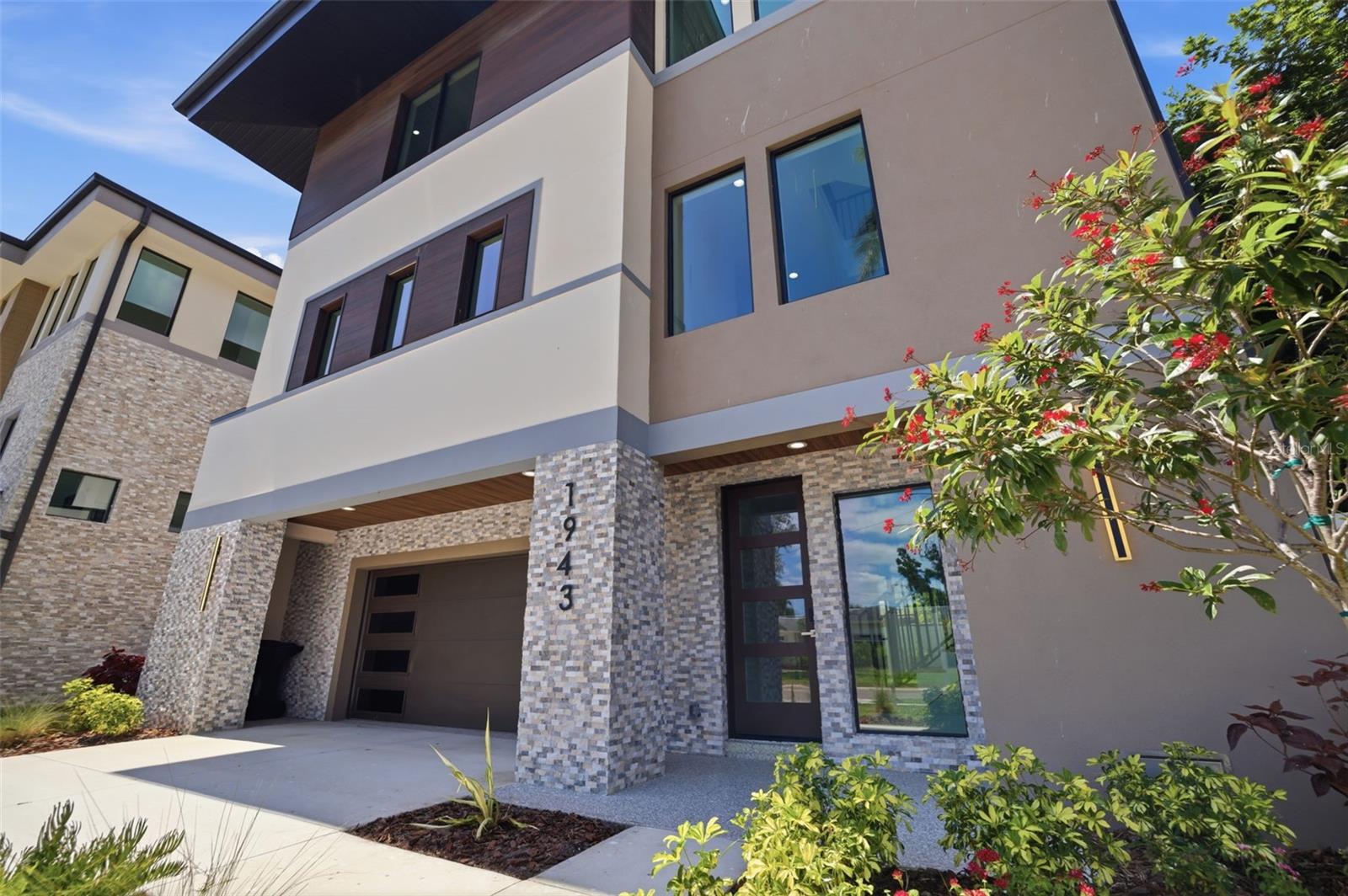 1943 SHORE ACRES BLVD NE, ST PETERSBURG, FL, 33703