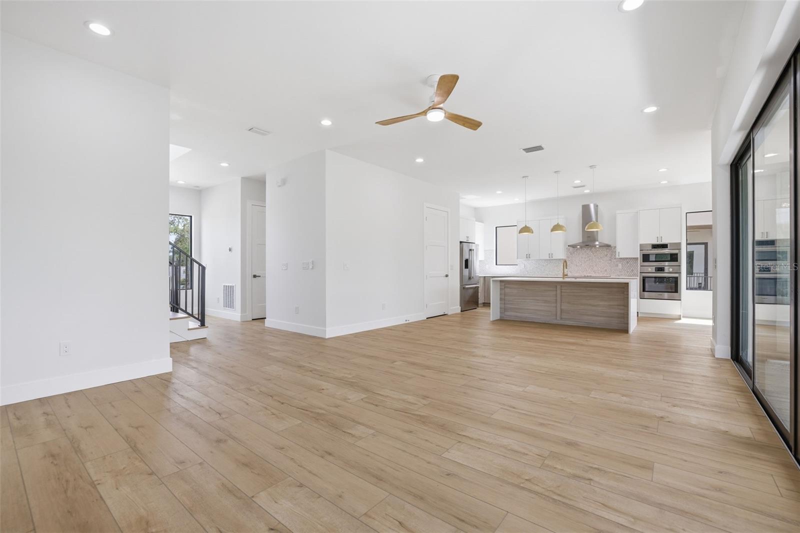 1943 SHORE ACRES BLVD NE, ST PETERSBURG, FL, 33703