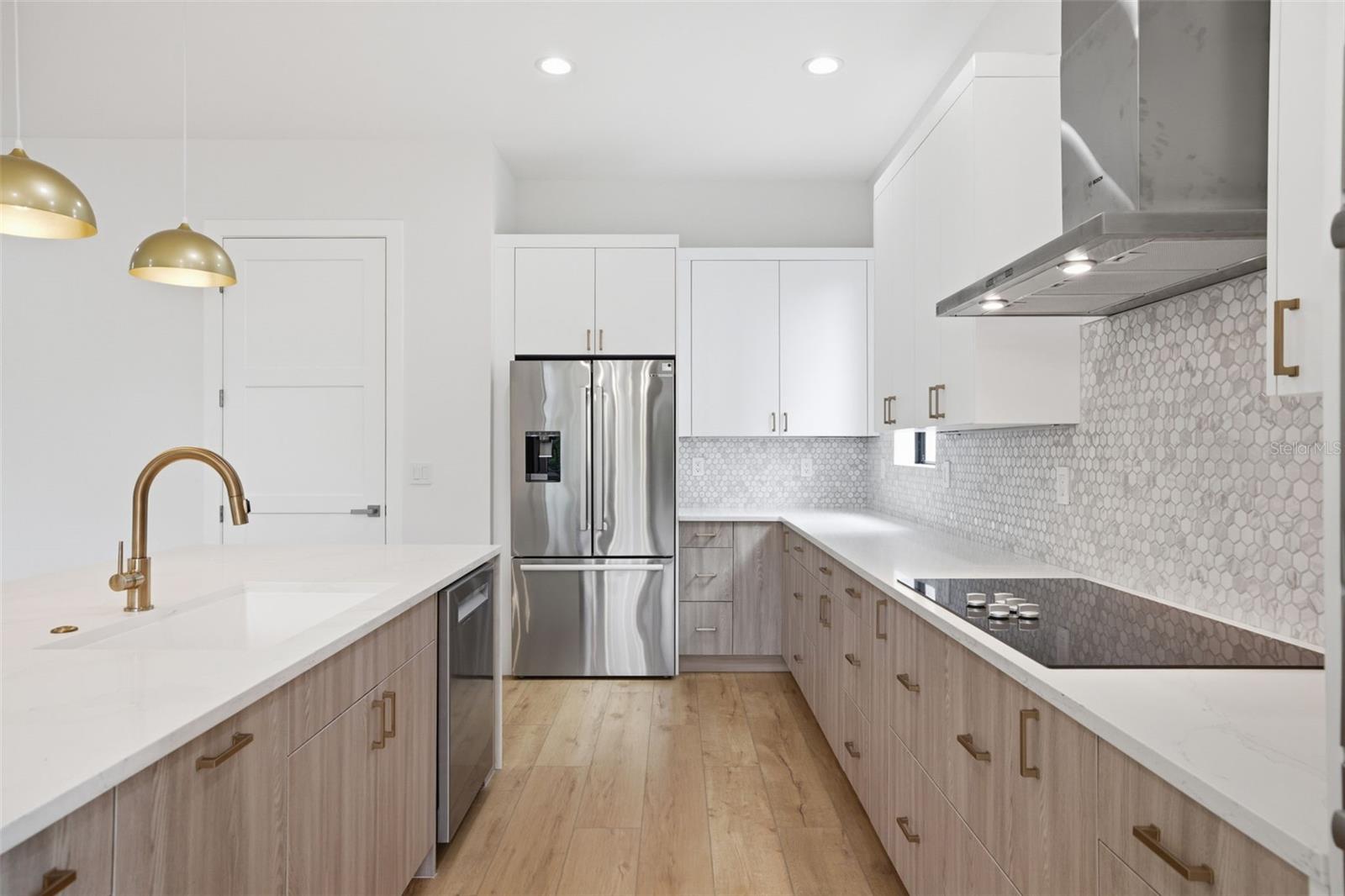 1943 SHORE ACRES BLVD NE, ST PETERSBURG, FL, 33703