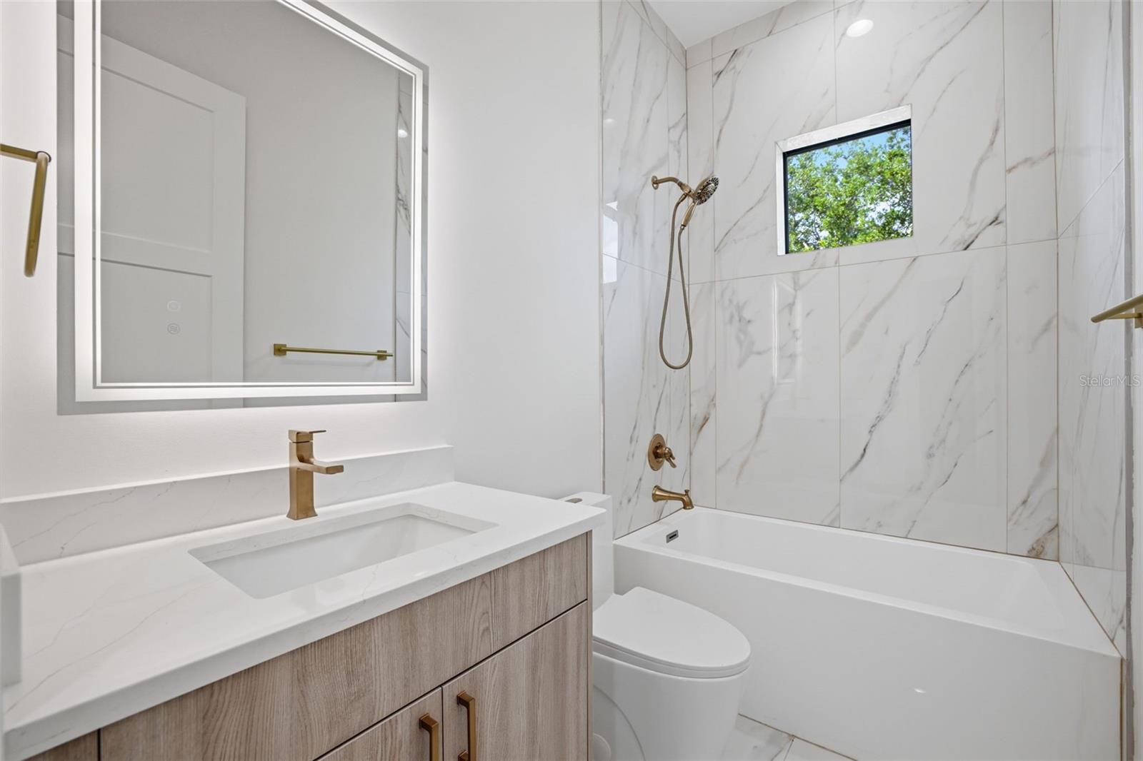 1943 SHORE ACRES BLVD NE, ST PETERSBURG, FL, 33703